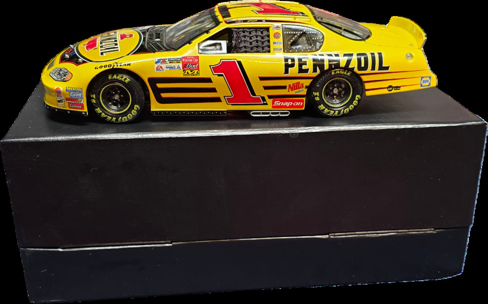 Jeff Green 1 Pennzoil Synthetic 2003 Monte Carlo Elite 1:24 NASCAR Action Yellow
